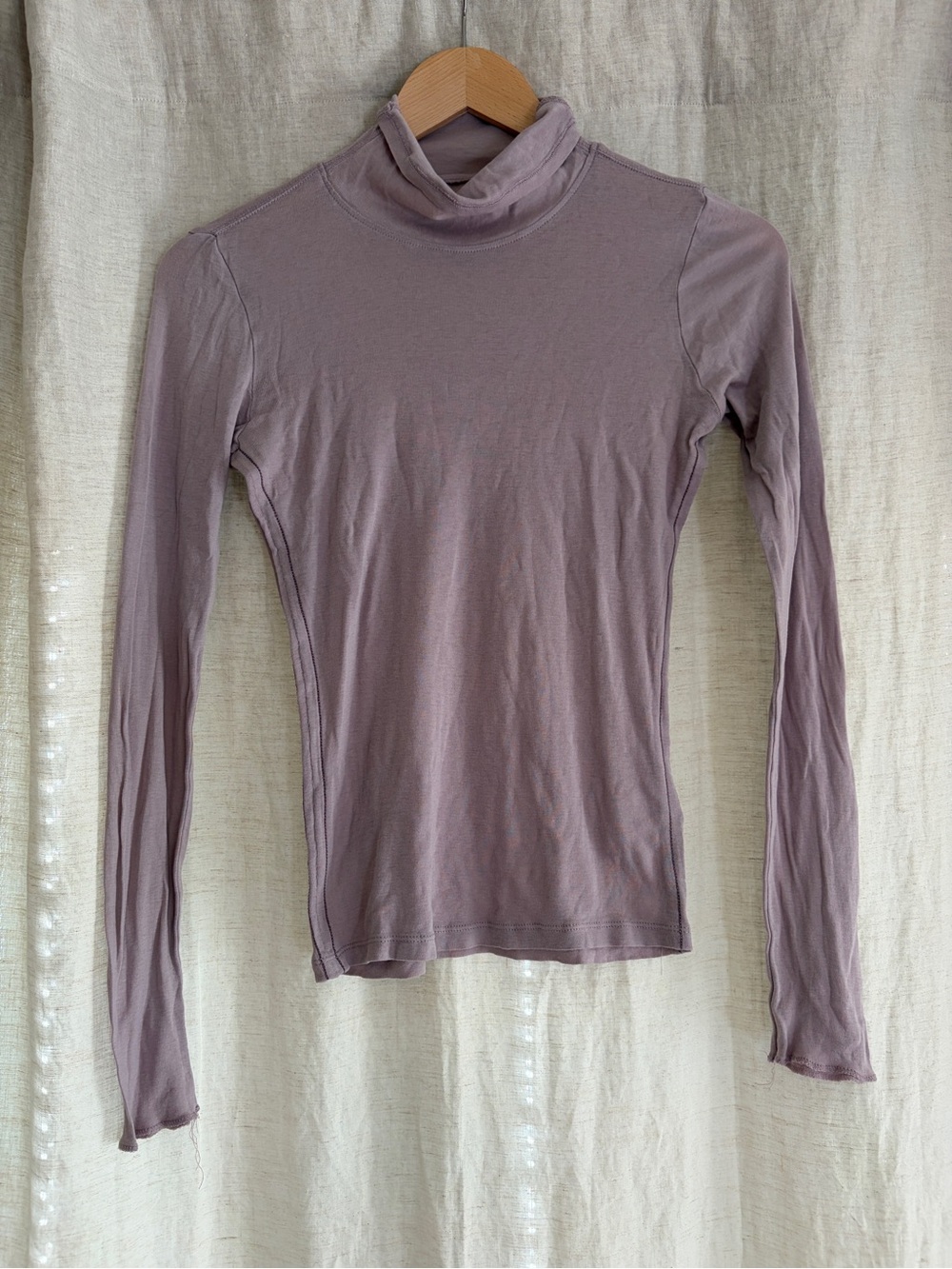 Everlane Long Sleeve Tissue Turtleneck Top in Dusty Lavender